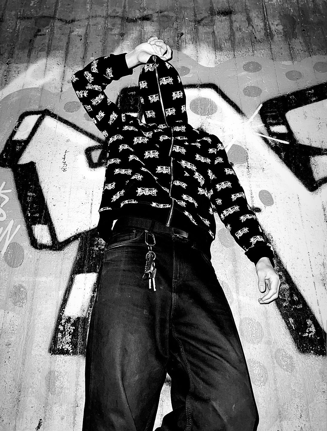 RPLANET BLACK FULL-ZIP HOODIE